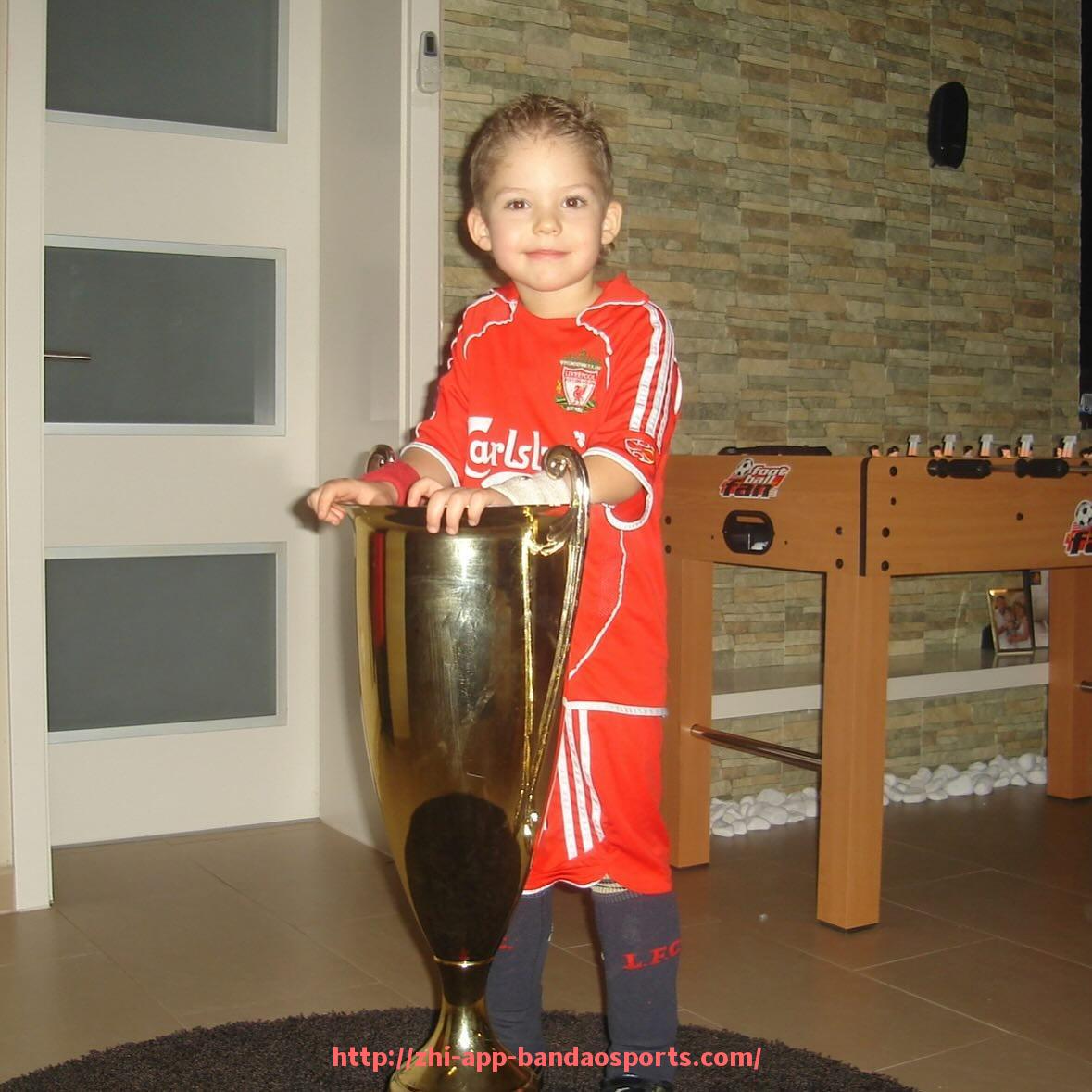 半岛体育app-NBA2K系列破解版游戏下载与模拟生涯玩法体验