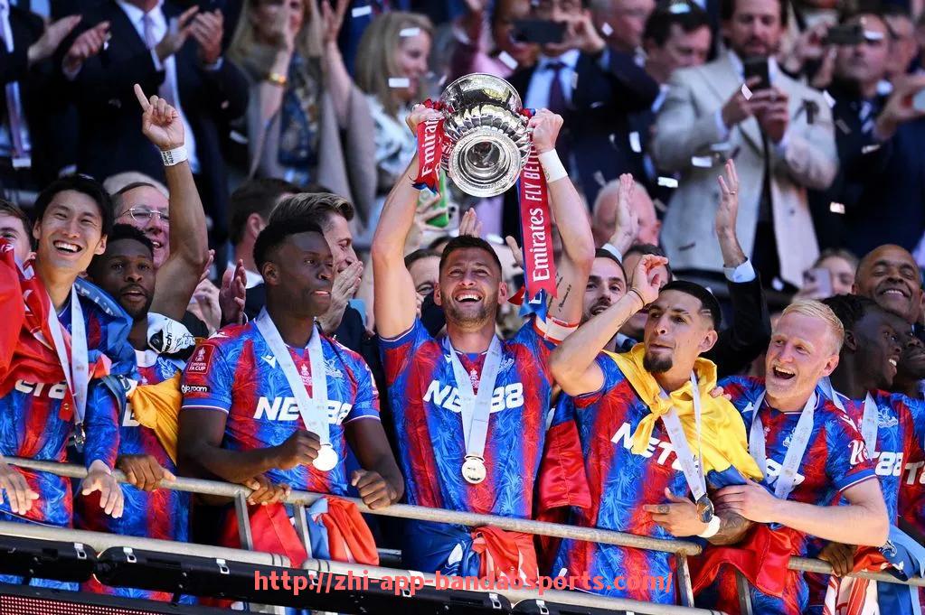 半岛体育app-世俱杯历史冷门事件回顾:最令人意想不到的逆袭与淘汰